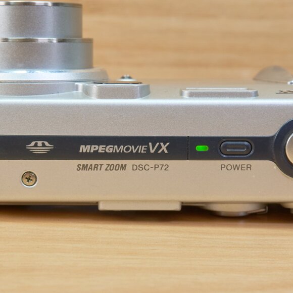 Vintage Sony Cyber-shot DSC-P72 3.2MP Digital Camera, 3X Optical Zoom, Made in J - Picture 6 of 8